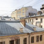 Квартира (С видом на крыши на Васильевском острове), Апартаменты 1912 на Малом проспекте Васильевского острова