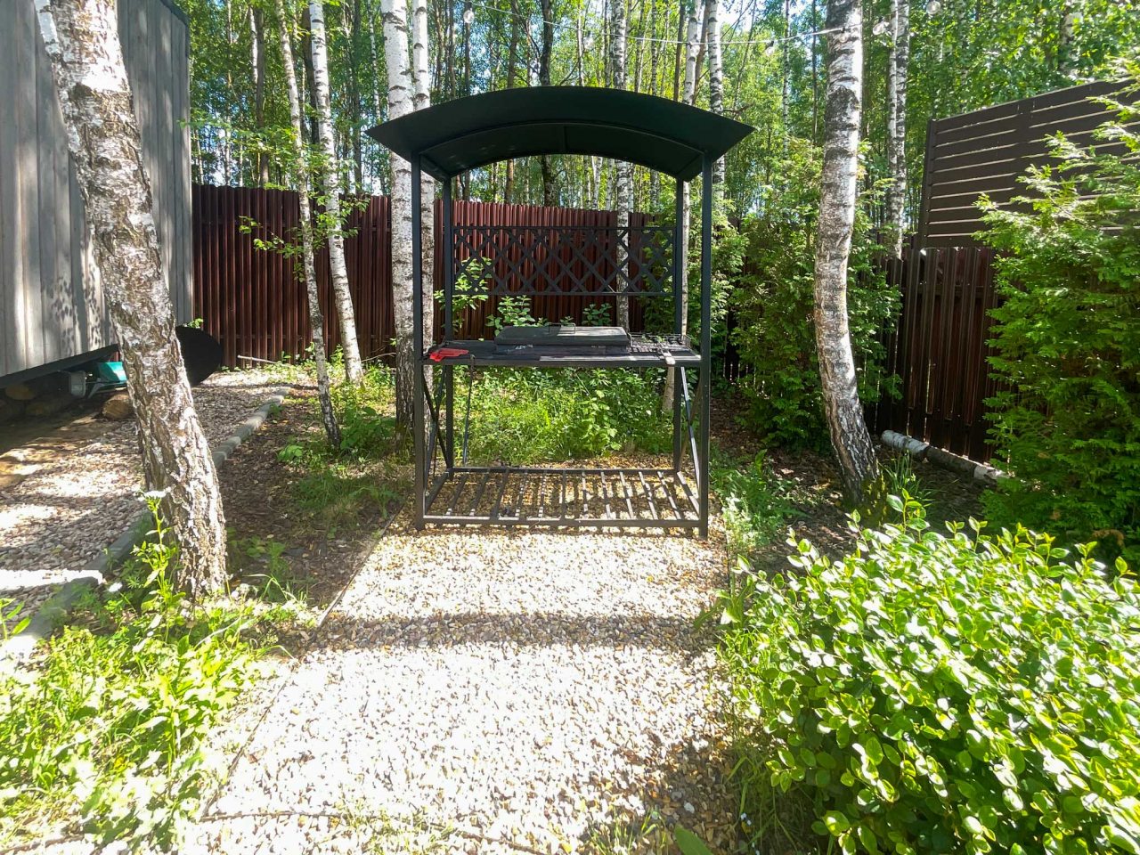 Мангал, решетка и шампуры, Коттедж Дубль-дом в Green Forest Club