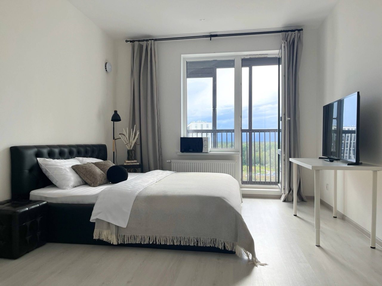 Трёхместный и более (Квартира-студия, 31 м², 2 кровати), Апартаменты На проспекте Авиаконструкторов
