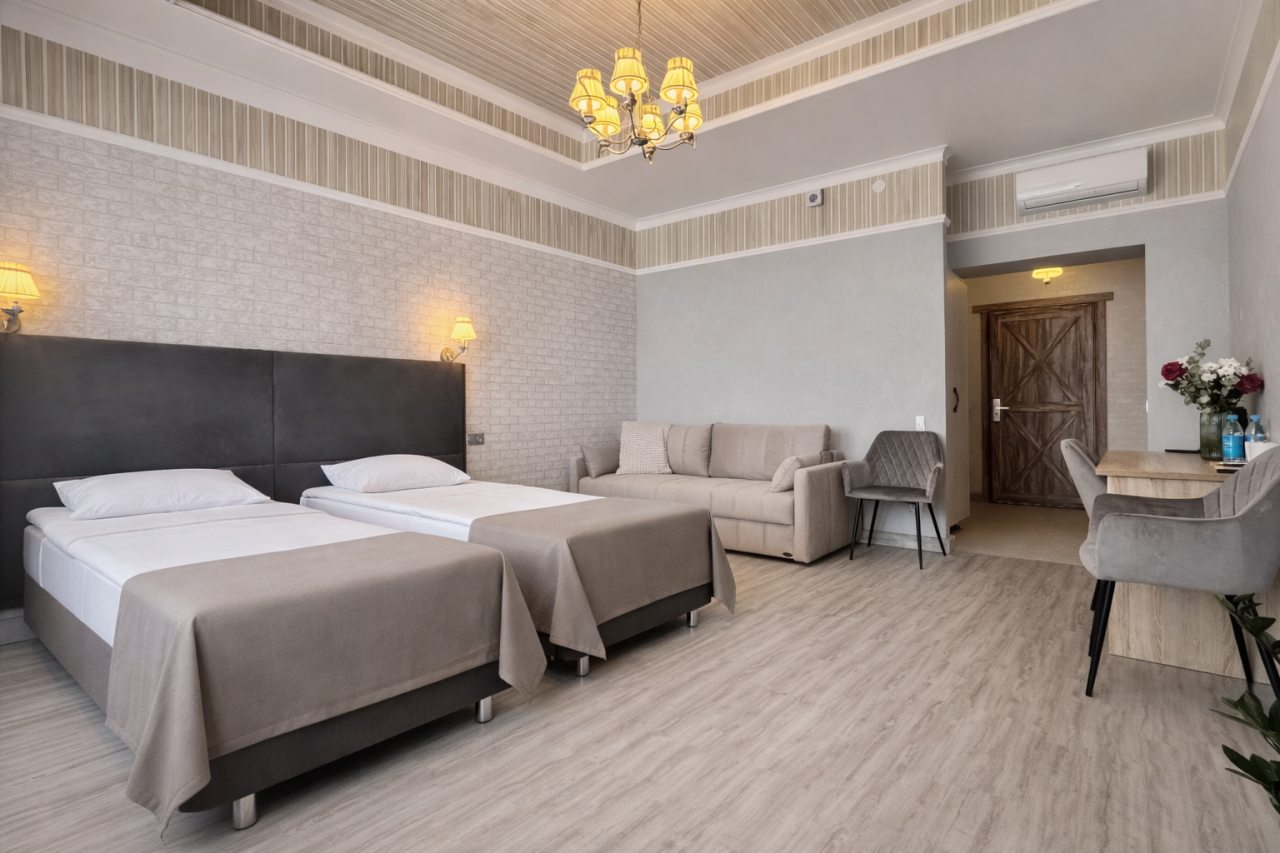 Трехместный (Улучшенный с видом на город), Отель VALORANTA