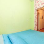 Восьмиместный (Духкомнатный номер с кухней с душем, бесплатная закрытая парковка, мангал во дворе.), Гостевой дом АС