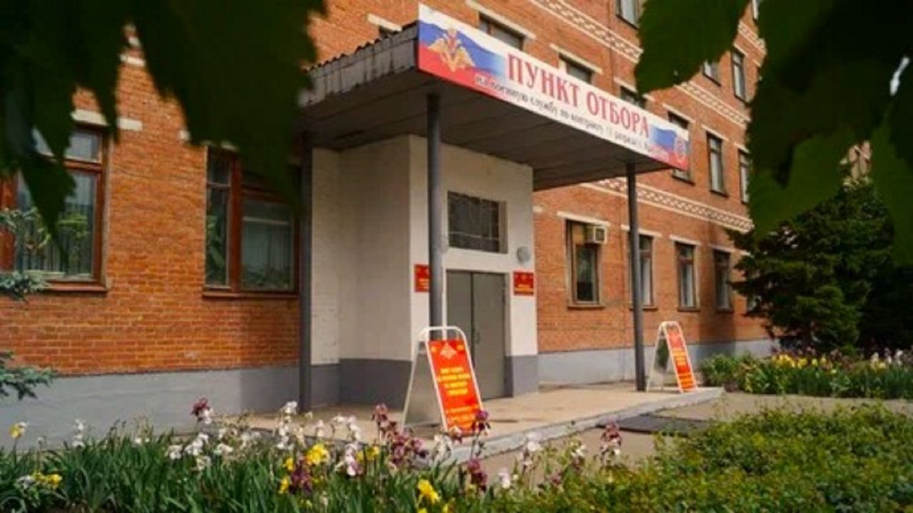 Восьмиместный (Духкомнатный номер с кухней с душем, бесплатная закрытая парковка, мангал во дворе.), Гостевой дом АС