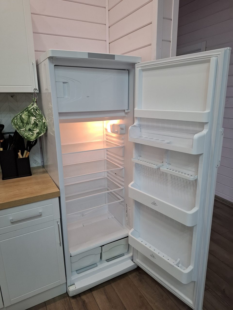 Дом (Тихая заводь), База отдыха Дом рыбака