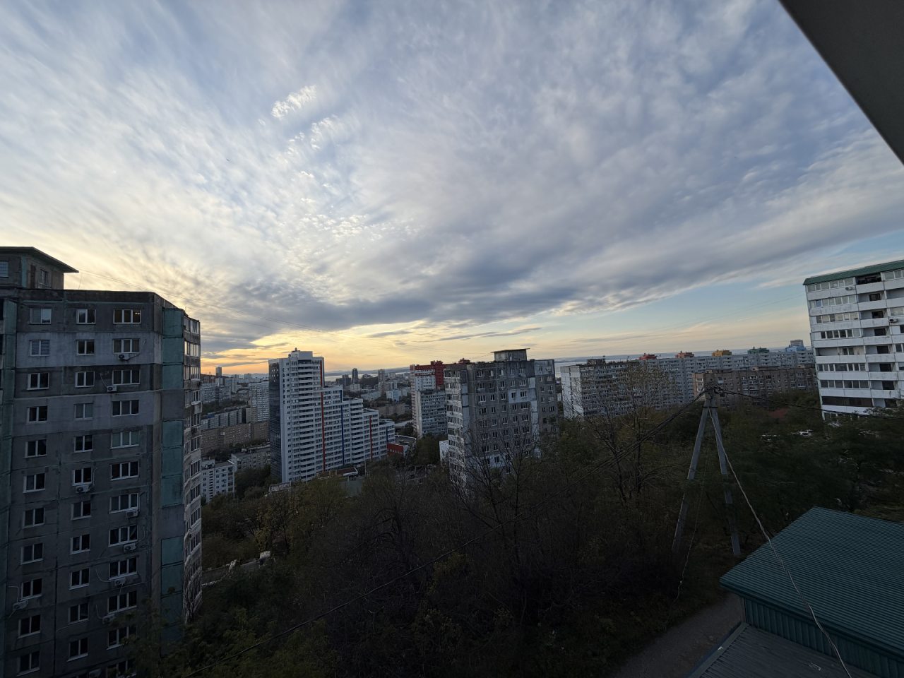 Трехместный (Уютные спальные номера в мужском трехместном номере 