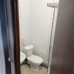 Трехместный (Трехместный эконом номер с 3 отдельными кроватями  с видом на город), Гостиница Карпинского