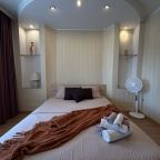 Апартаменты (Трех комнатные 100 кв.м в центре города), Апартаменты Абажур на Куйбышева