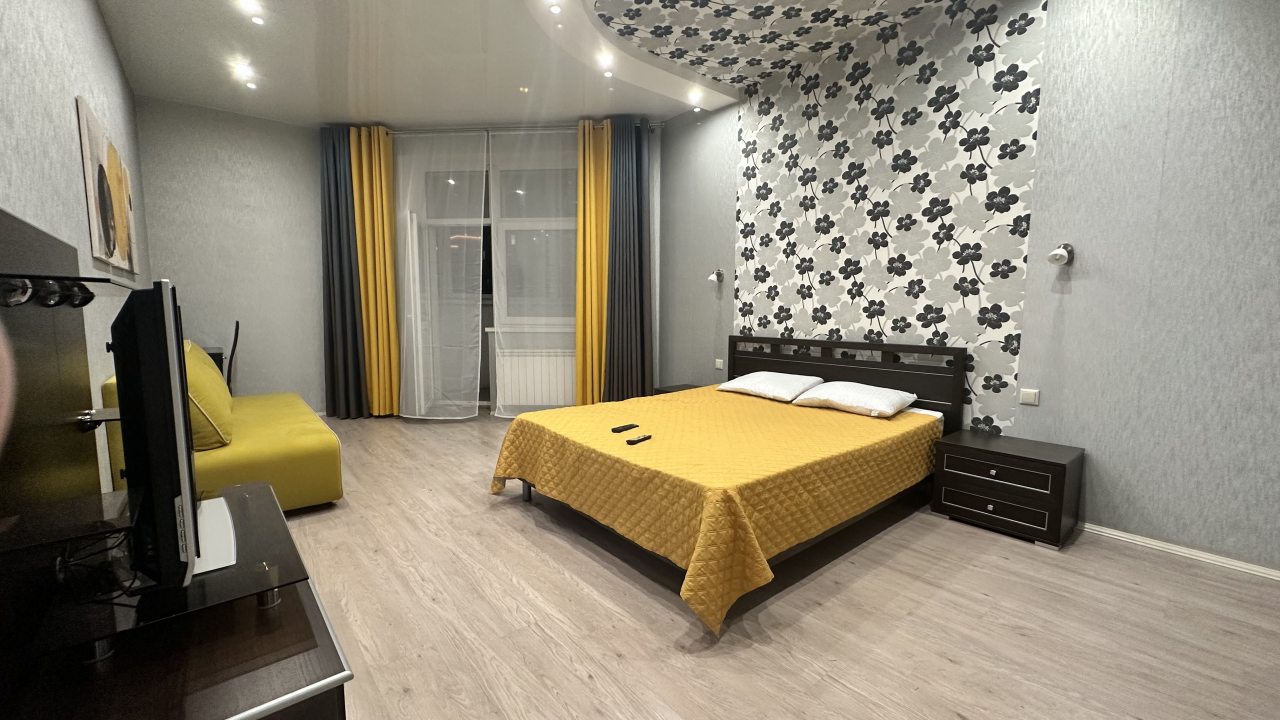 Апартаменты (Вайнера 60 три комнаты), Апартаменты На Вайнера 60