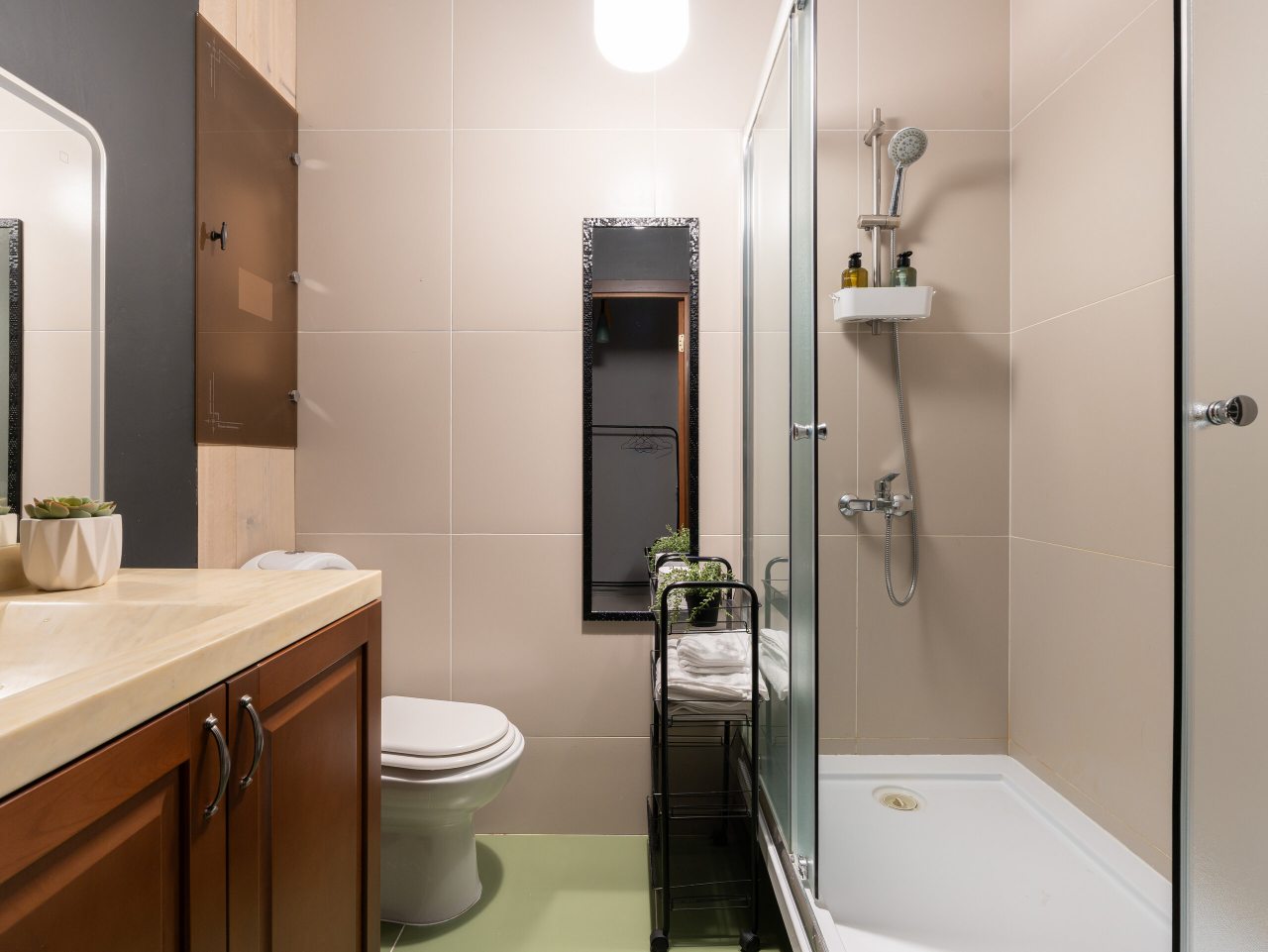 Трёхместный и более, Апартаменты RoomyRoom Пять Звезд на Звездной