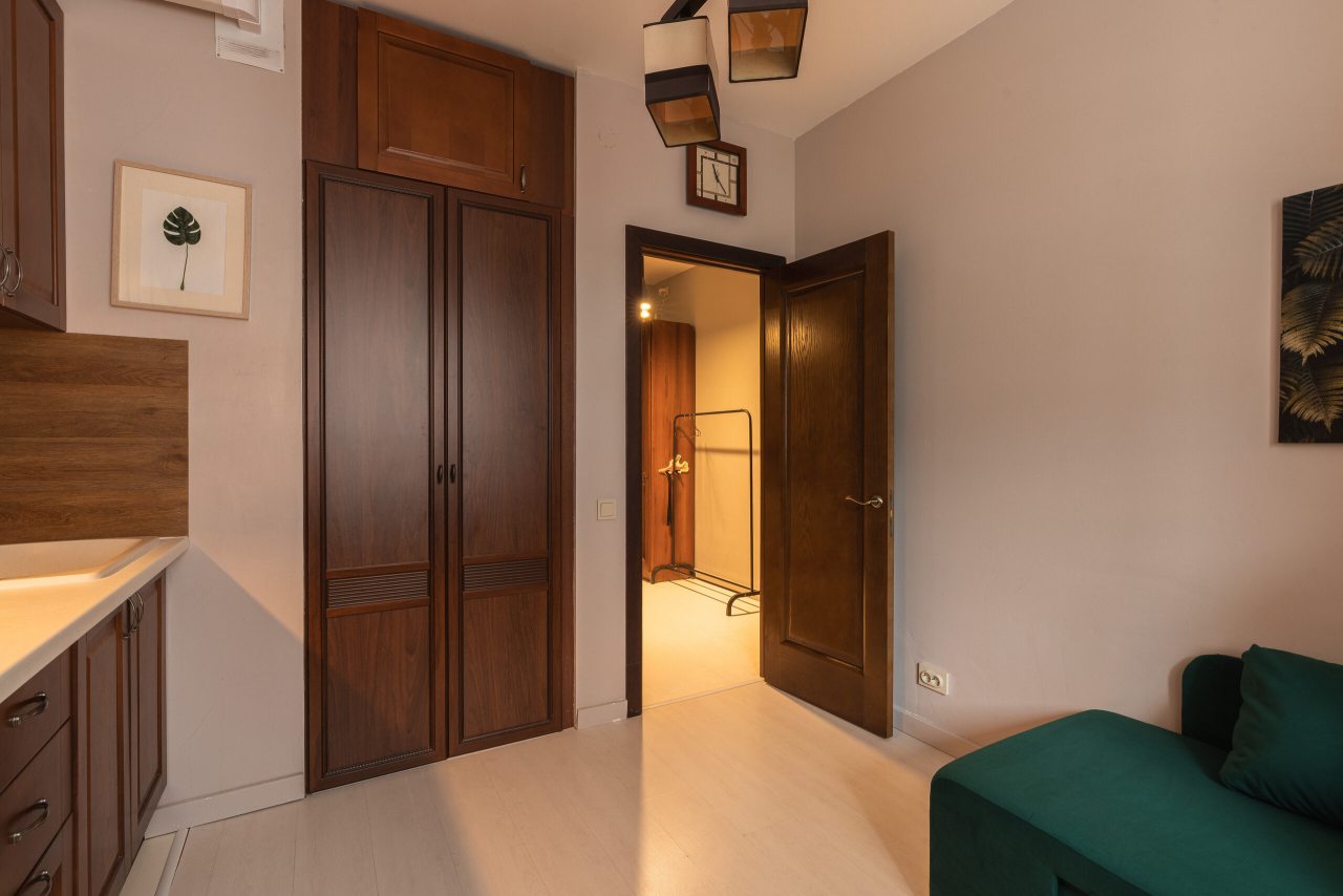 Трёхместный и более, Апартаменты RoomyRoom Пять Звезд на Звездной