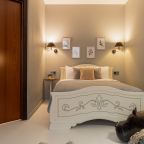 Трёхместный и более, Апартаменты RoomyRoom Пять Звезд на Звездной
