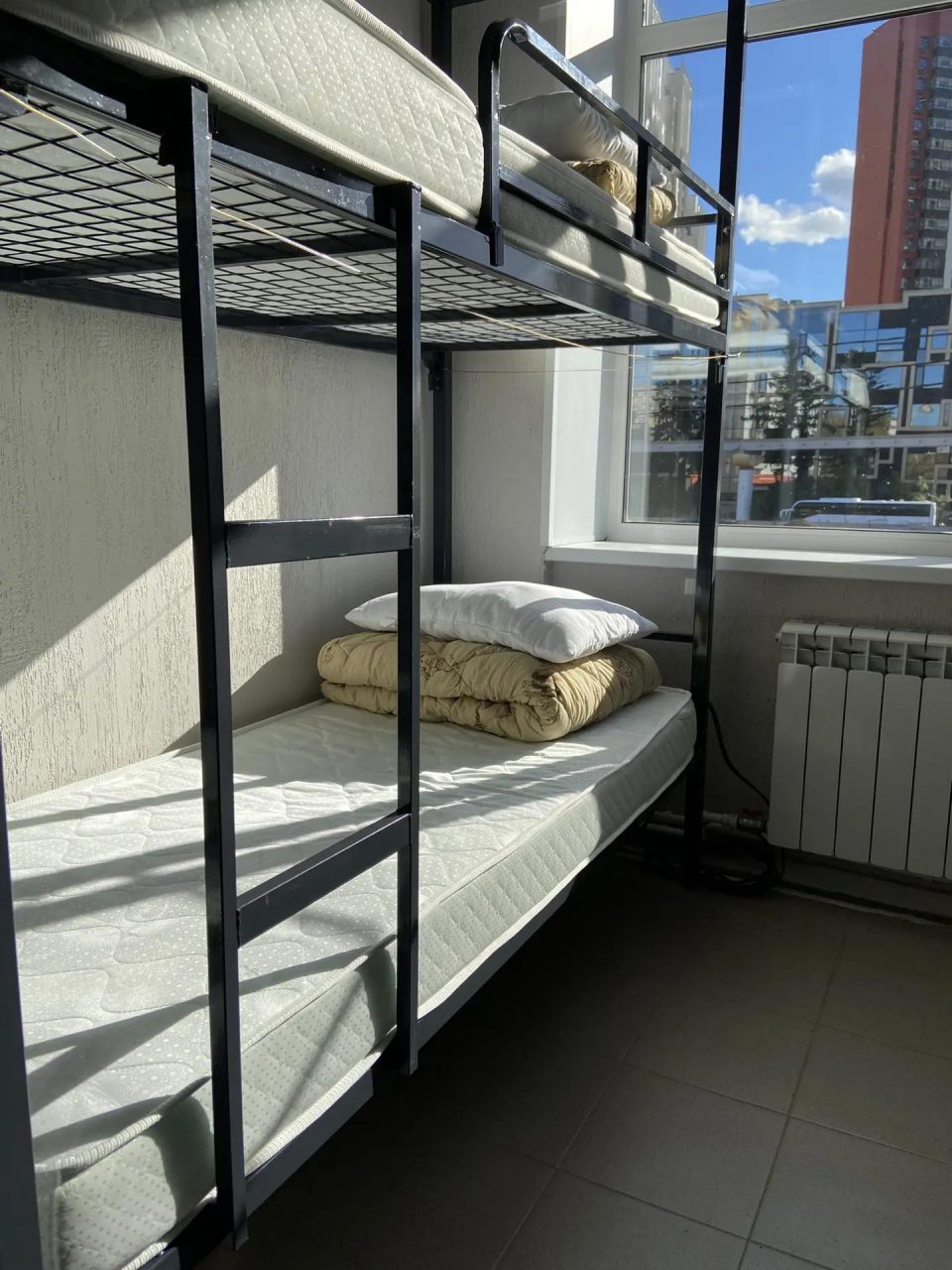 Кровать в комфортном 4-х местном номере