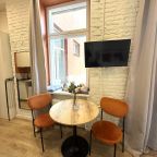 Апартаменты (С французским балконом), Апартаменты Tina Rental Studio на Маяковского