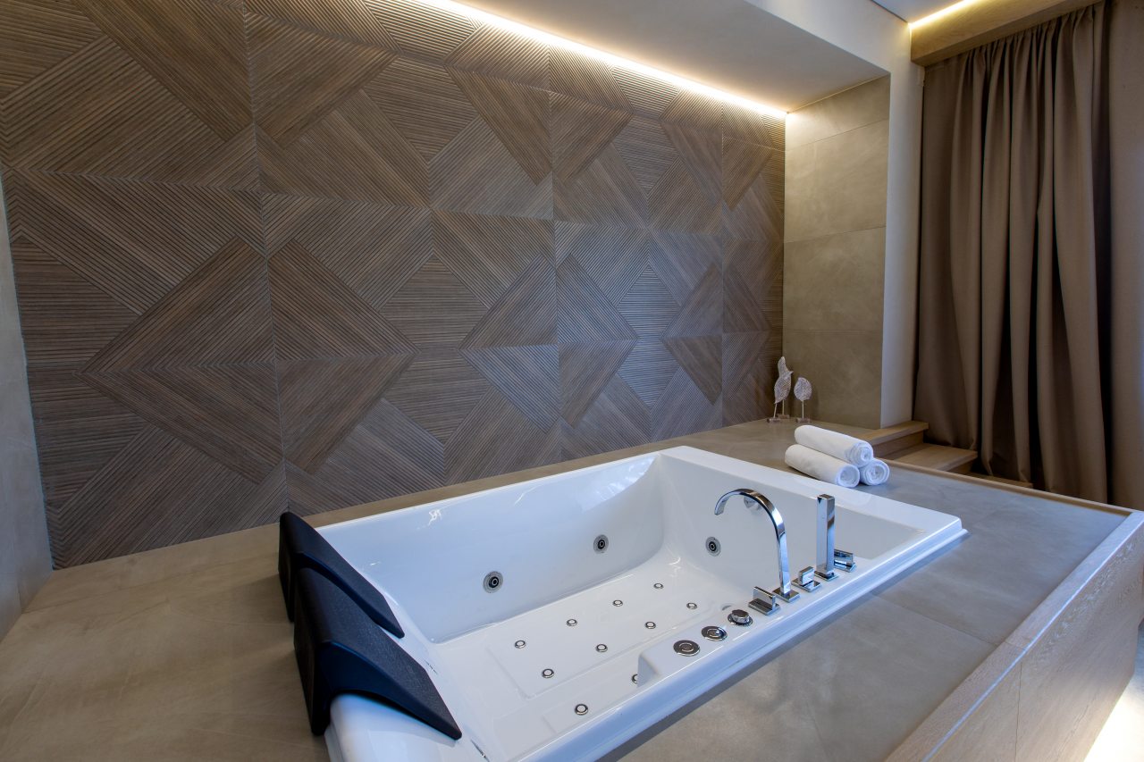 Люкс, Отель Kamarooms Business Hotel & Spa