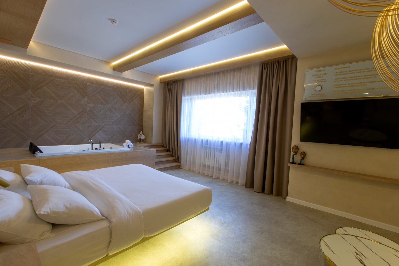 Люкс, Отель Kamarooms Business Hotel & Spa