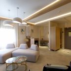 Люкс (Yamaguchi), Отель Kamarooms Business Hotel & Spa