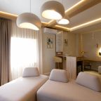 Люкс (Yamaguchi), Отель Kamarooms Business Hotel & Spa