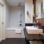 Люкс, Отель Mercure