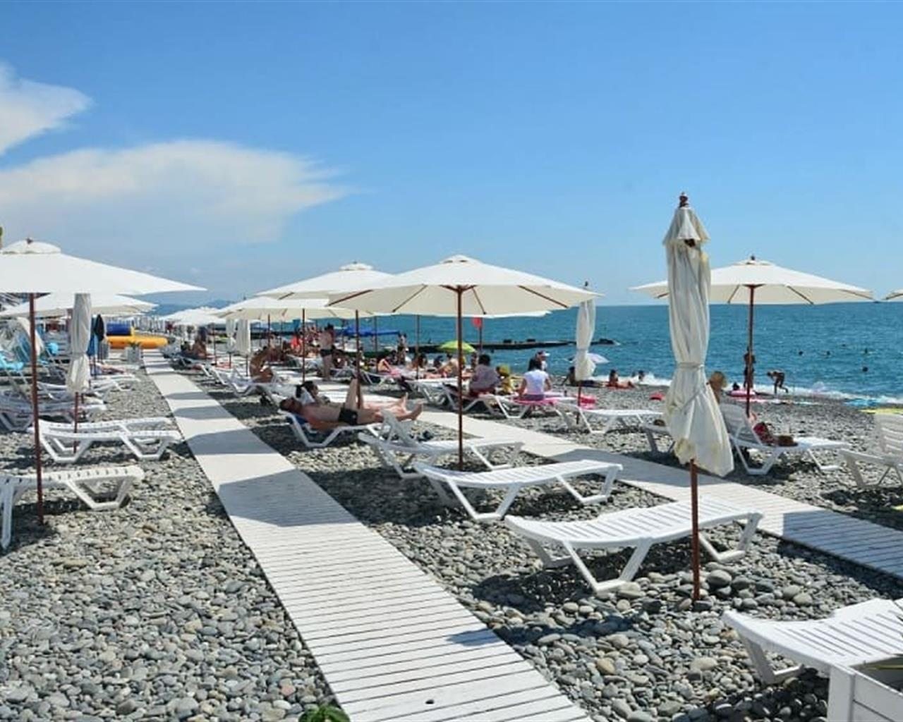Галечный пляж, Отель Орион