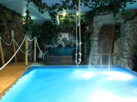 Бассейн, Отель Лазурный берег