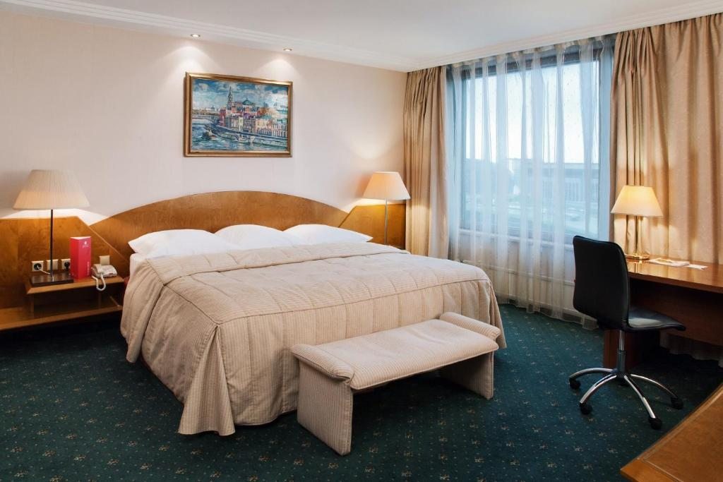 Сьюит (Люкс с 1 спальней и панорамным видом) гостиницы АЗИМУТ Отель Олимпик Москва