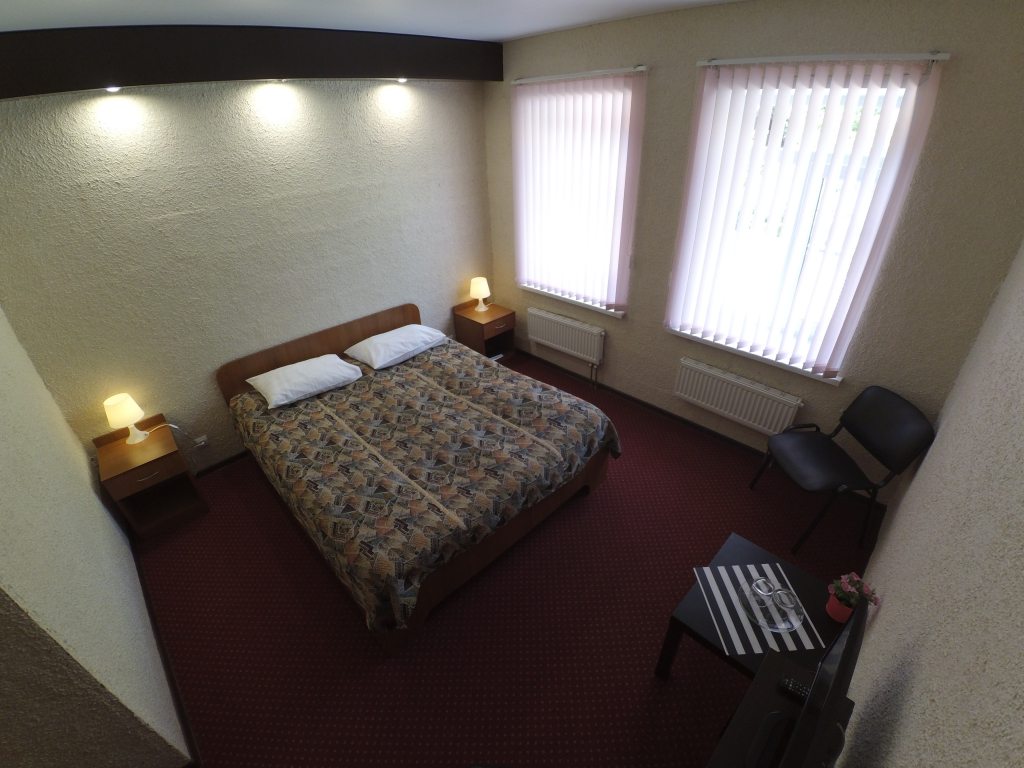 Двухместный (Стандарт с 1 двуспальной кроватью) гостиницы Подворье, Тула