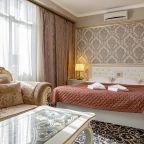 Большая кровать