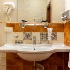 Четырехместный (Делюкс с видом на Адмиралтейство), Петр Отель