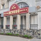 Терраса, Гостиница Жуков