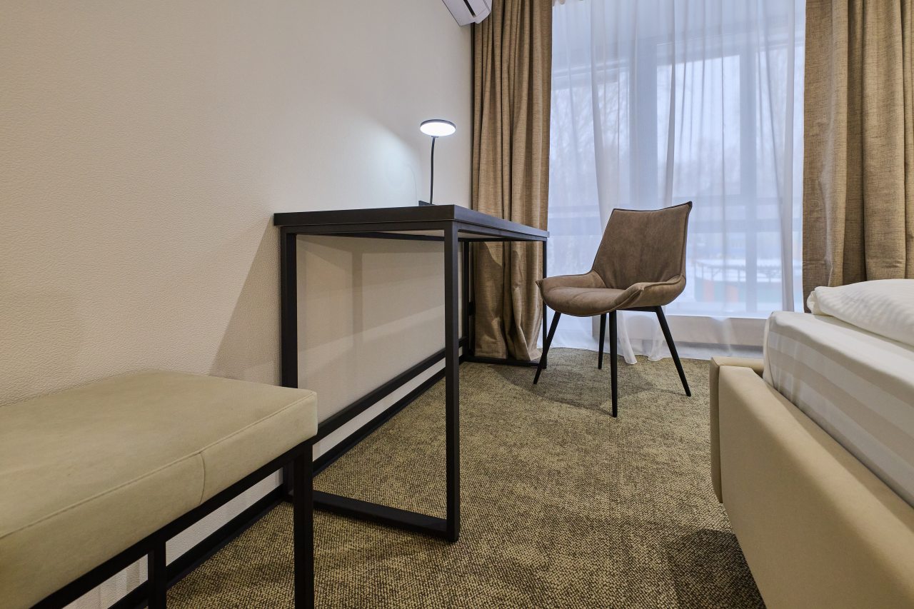 Супериор, Отель Ласточкины горы