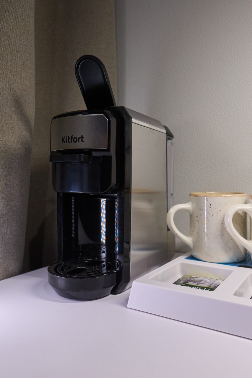 Люкс, Отель Ласточкины горы