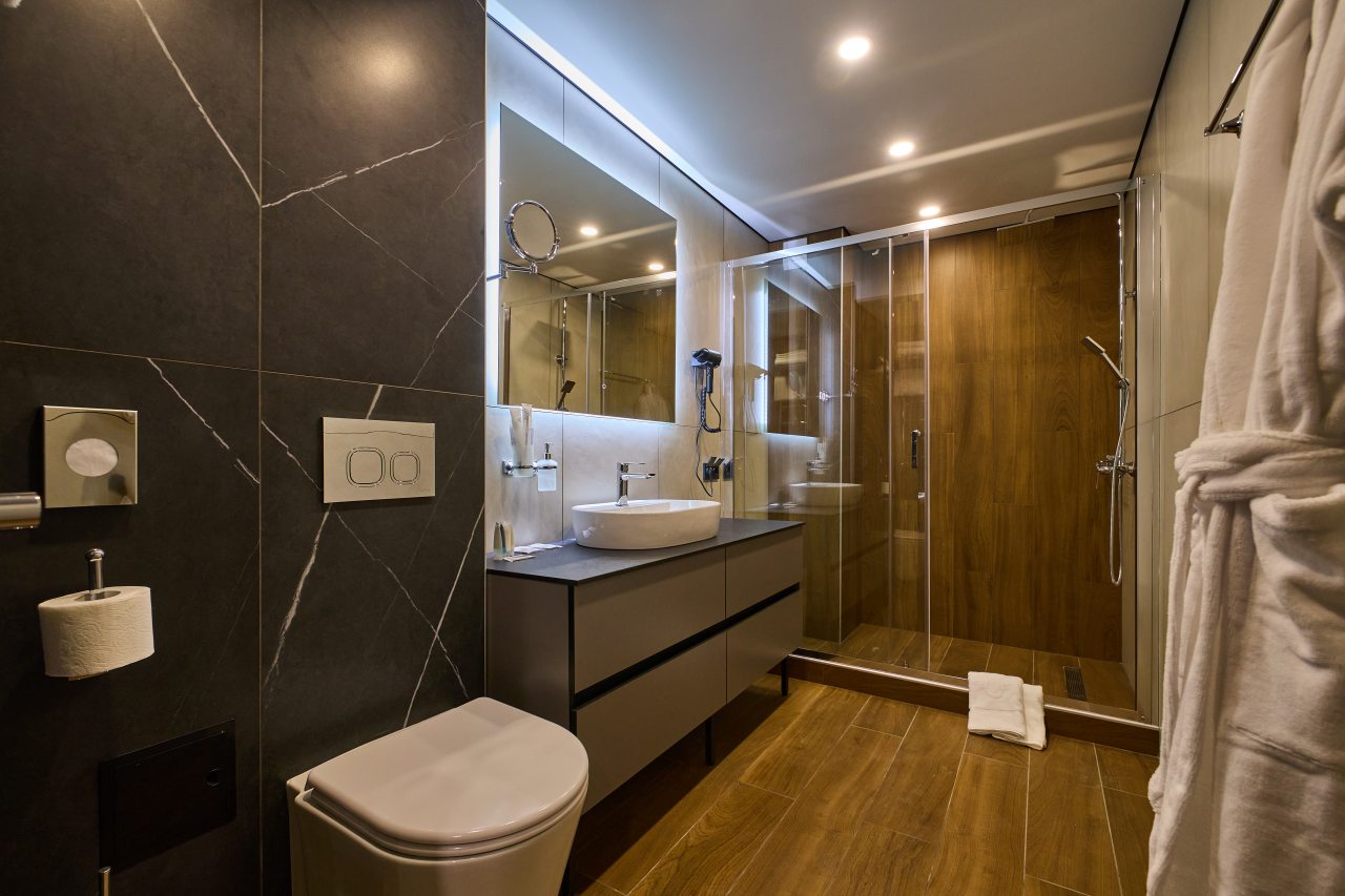 Люкс, Отель Ласточкины горы