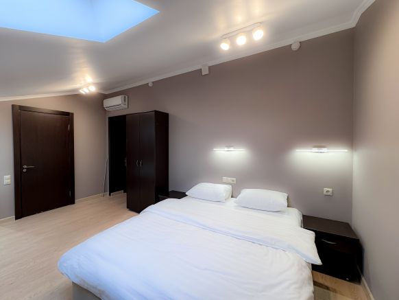 Фотография номера гостиницы Тройка