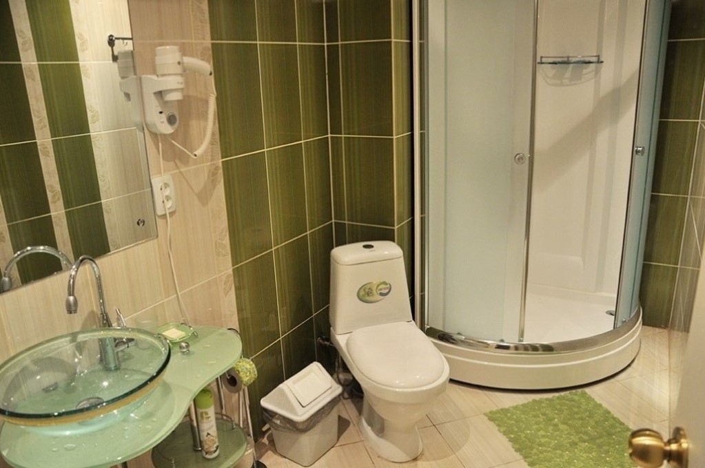 Ванная комната в номере гостиницы Турист, Брянск. Гостиница Турист