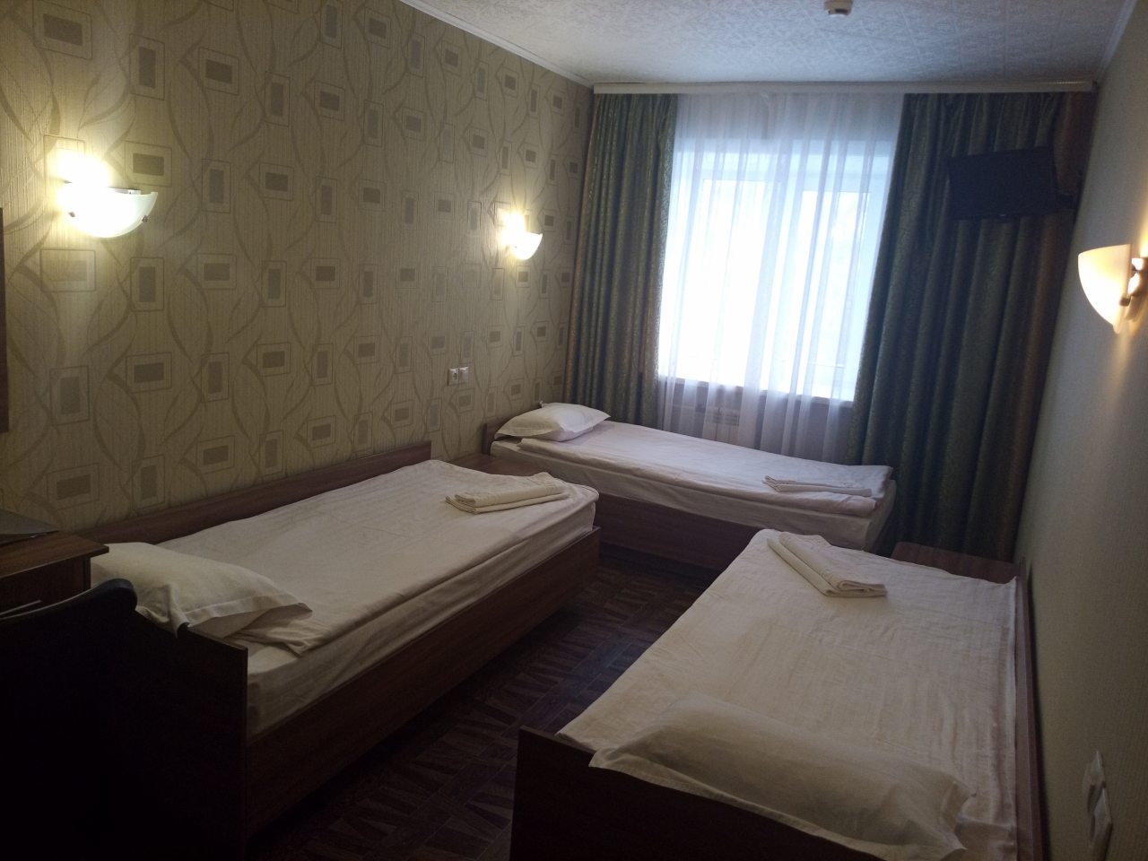 Трёхместный и более (Трехместный эконом (удобства в блоке)) гостиницы Шведка, Братск
