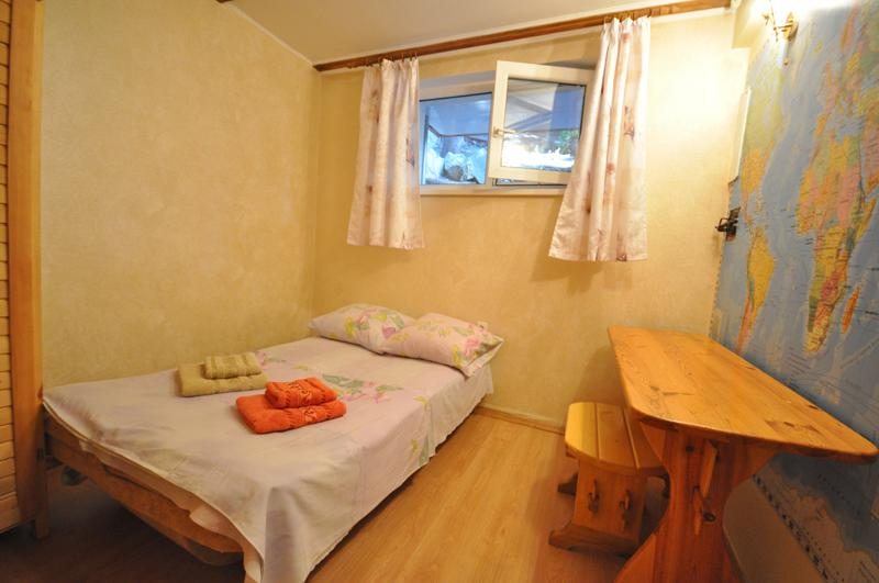 Двухместный (2-комнатный, Домик под кедром) частной гостиницы Кипарисовый рай, Алупка