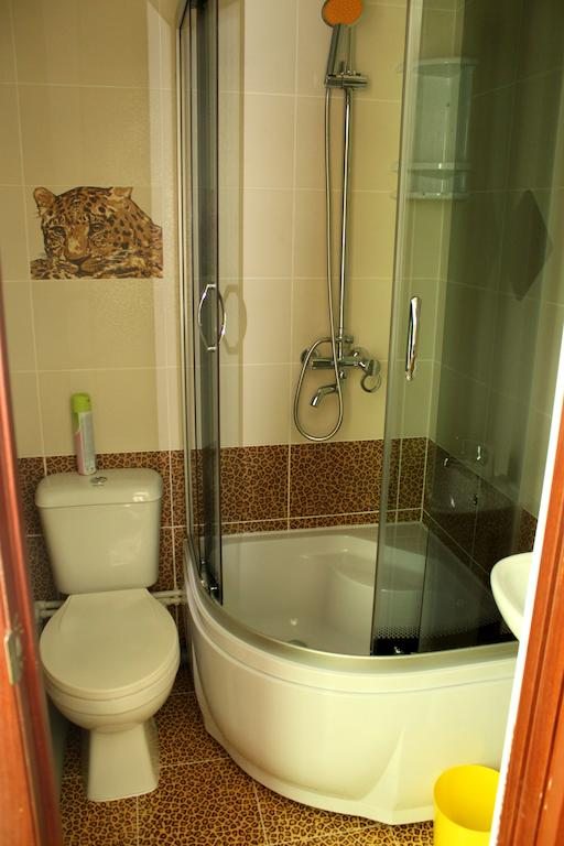Двухместный (Двухместный номер с 2 отдельными кроватями и ванной комнатой) гостевого дома Восторг, Якутск
