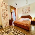 Полулюкс, Гостевой дом Мон Плезир