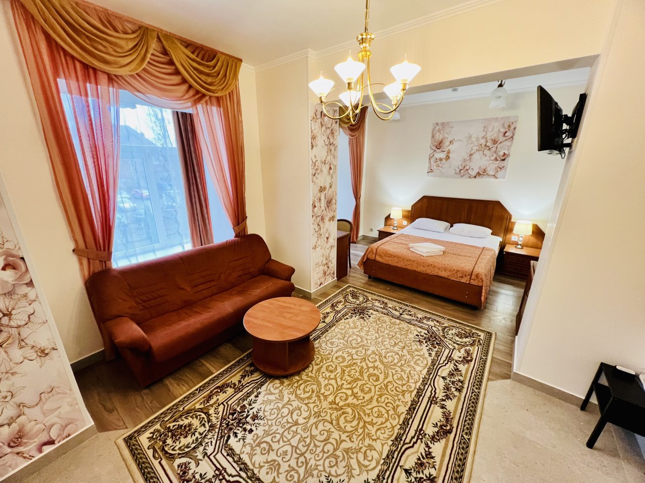 Полулюкс, Гостевой дом Мон Плезир