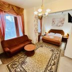 Полулюкс, Гостевой дом Мон Плезир