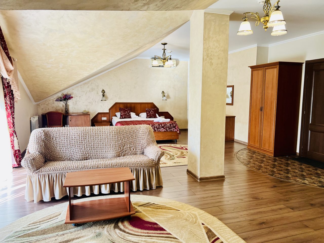 Полулюкс, Гостевой дом Мон Плезир