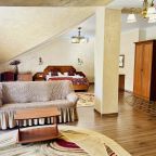 Полулюкс, Гостевой дом Мон Плезир