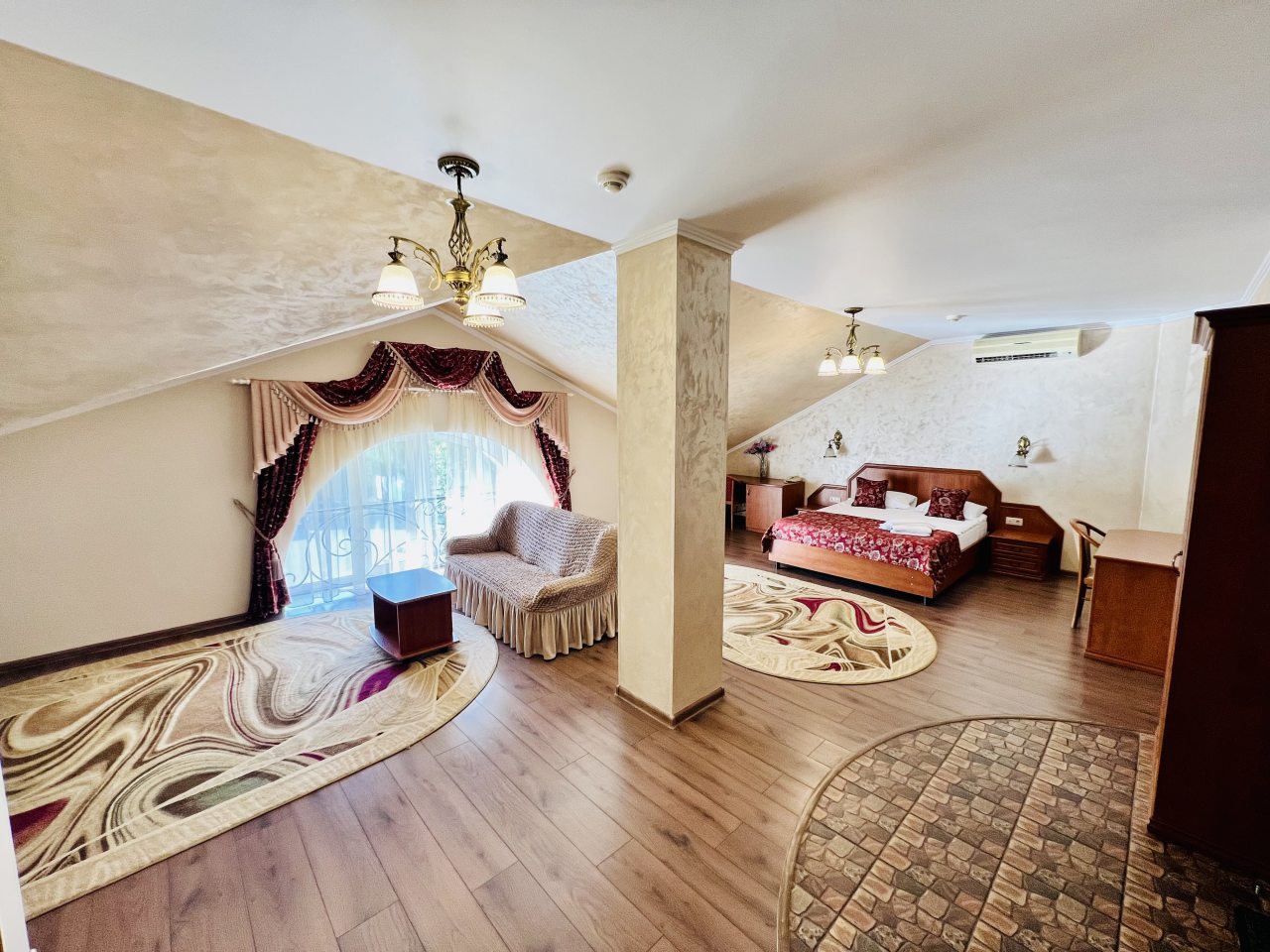 Полулюкс, Гостевой дом Мон Плезир