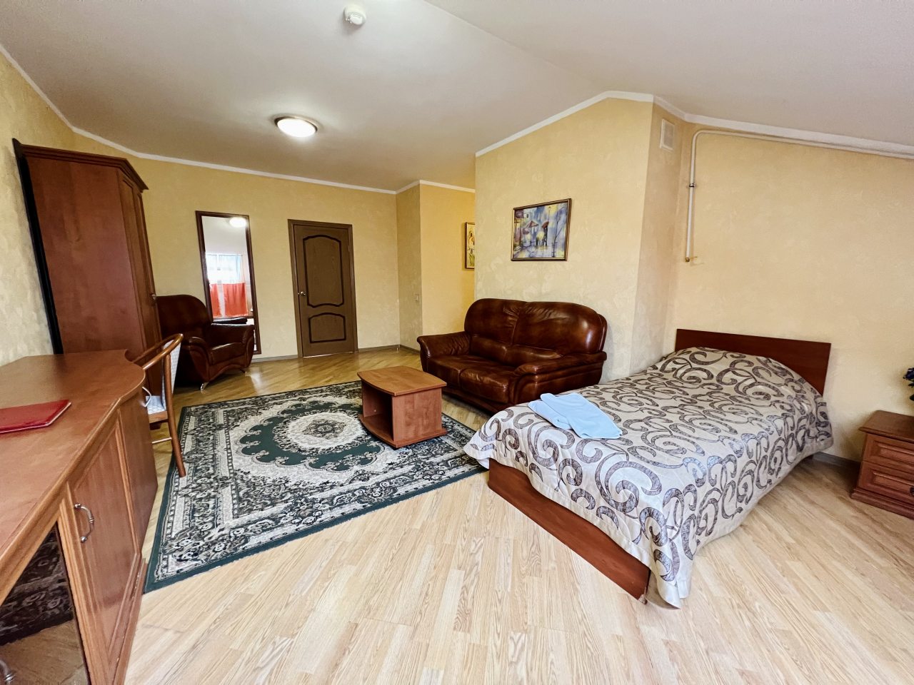 Семейный (Шестиместный с гостиной и 2-мя спальнями), Гостевой дом Мон Плезир