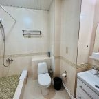 Семейный (Шестиместный с гостиной и 2-мя спальнями), Гостевой дом Мон Плезир