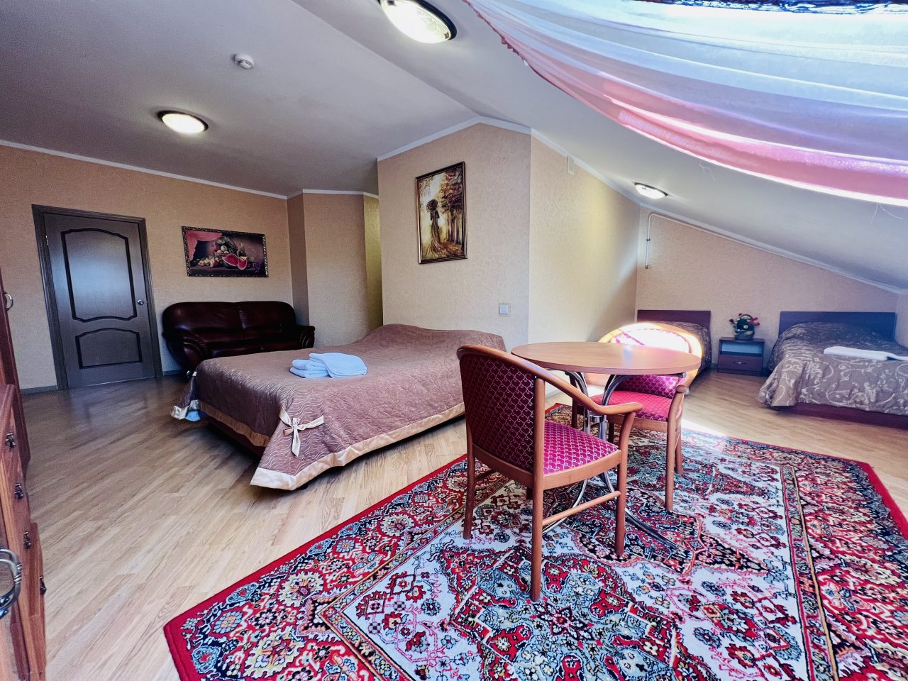 Семейный (Пятиместный с гостиной и 1-ой спальней), Гостевой дом Мон Плезир