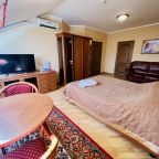 Семейный (Пятиместный с гостиной и 1-ой спальней), Гостевой дом Мон Плезир