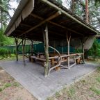 Беседки с мангалом на территории отеля