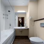 Ванная комната в номере гостиницы Арт-Волжский 4*, Волжский