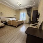 Полулюкс, Гостиница Джеордж