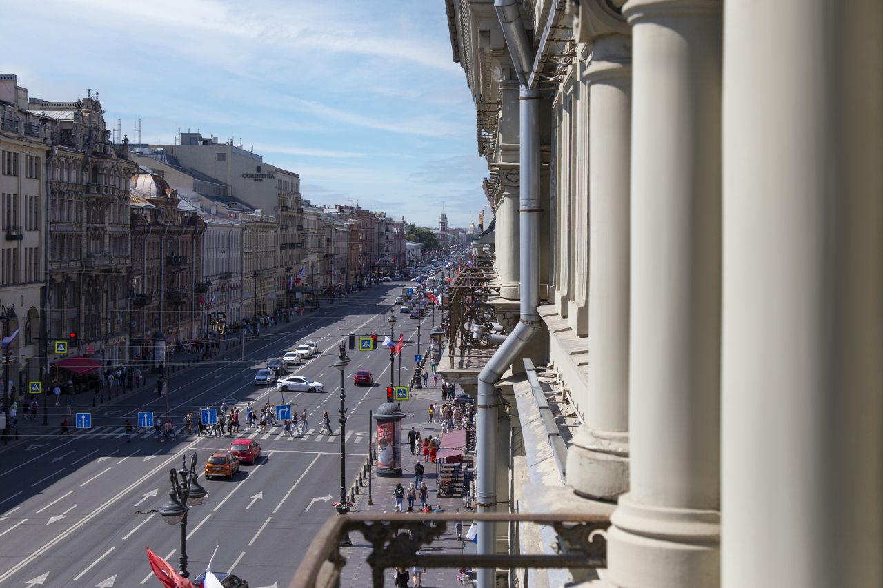 Трехместный (Улучшенный номер с балконом и видом на весь Невский проспект), Отель Lopatin Невский 100